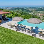 Elena 9&1, Emma Villa Stiava