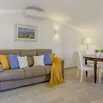 Villa Elena 9&1, Emma