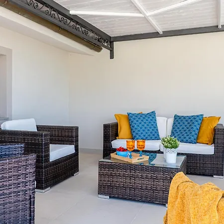 Elena 9&1, Emma Stiava